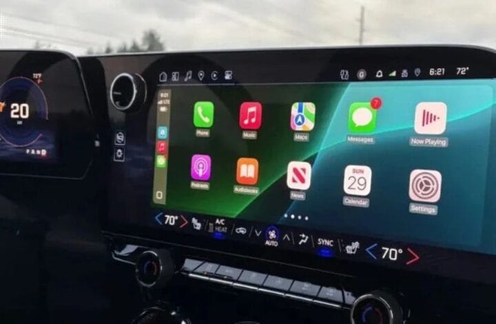 Apple CarPlay cập nhật tính năng mới: Xem video giải trí ngay trên ô tô