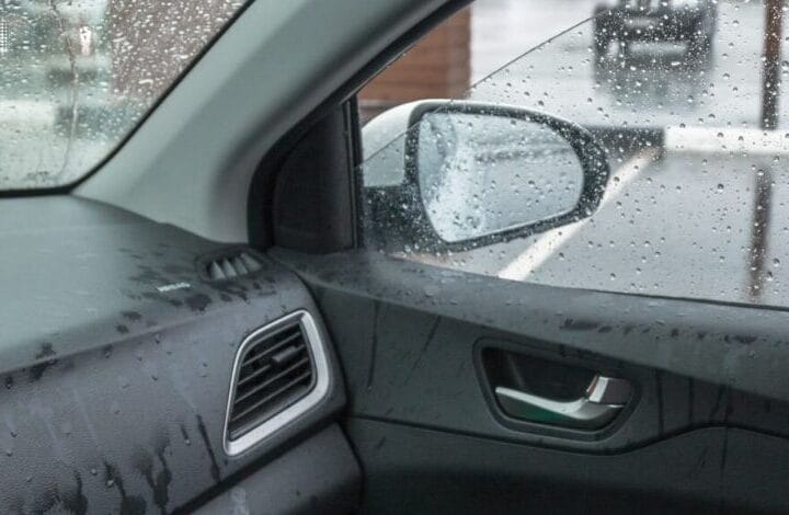 Bảo quản ô tô mùa nồm ẩm: Những lưu ý “vàng” chủ xe không nên bỏ qua