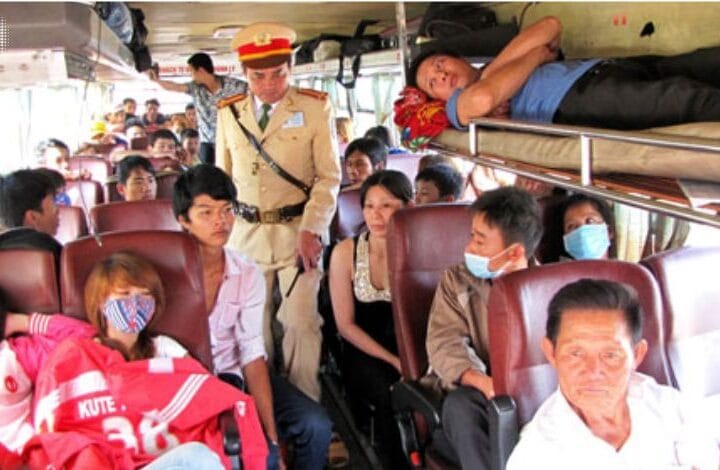 Cập nhật mức phạt chở quá số người: Xe 45 chỗ nhồi 109 người bị phạt kỷ lục