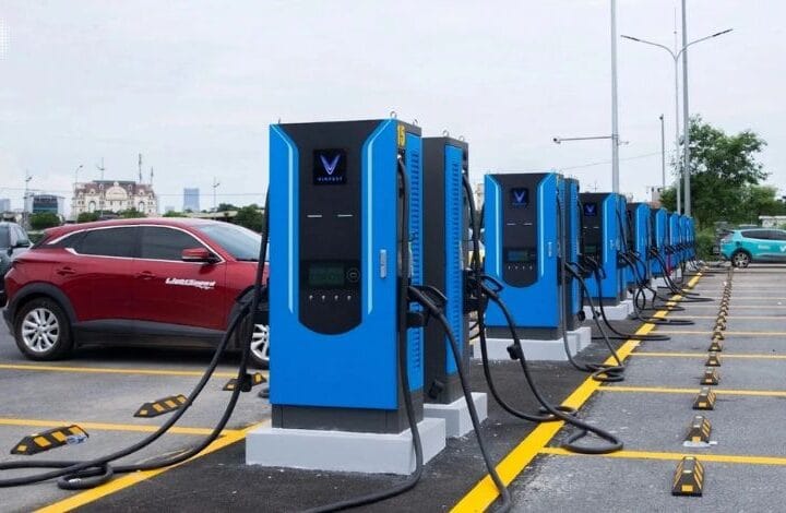 Việt Nam sắp có thêm 99 siêu trạm sạc xe điện: Bước ngoặt hạ tầng mới