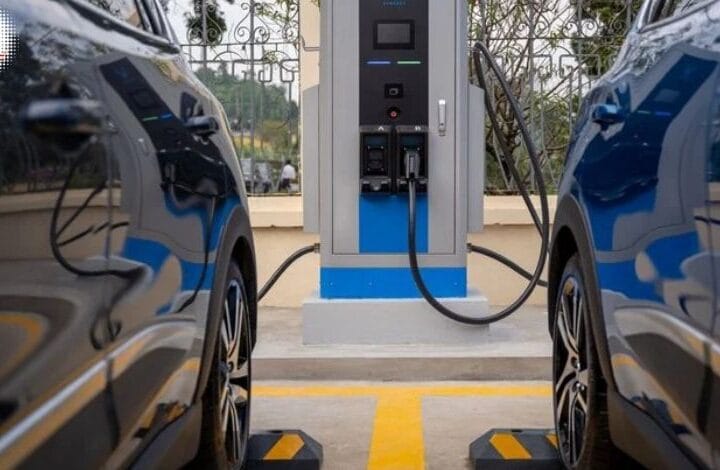 Năm 2026: Có nên chuyển từ xe xăng sang xe điện để tiết kiệm?