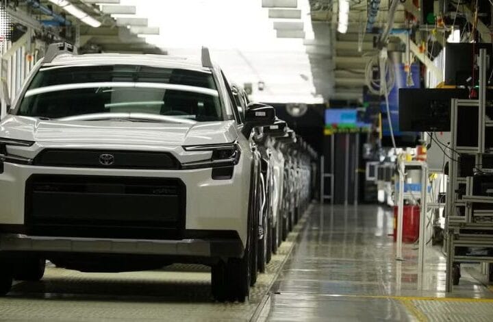 SUV Hybrid mới của Toyota cháy hàng: Vì sao lại hot đến vậy?