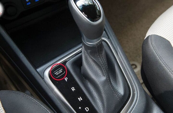 Nút Shift Lock trên ô tô: Tác dụng và cách dùng chuẩn xác